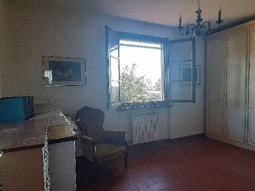 Immagine 17 di Villa in vendita  a Camaiore