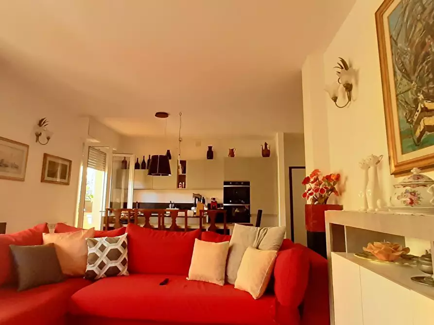 Immagine 2 di Appartamento in vendita  a Pietrasanta