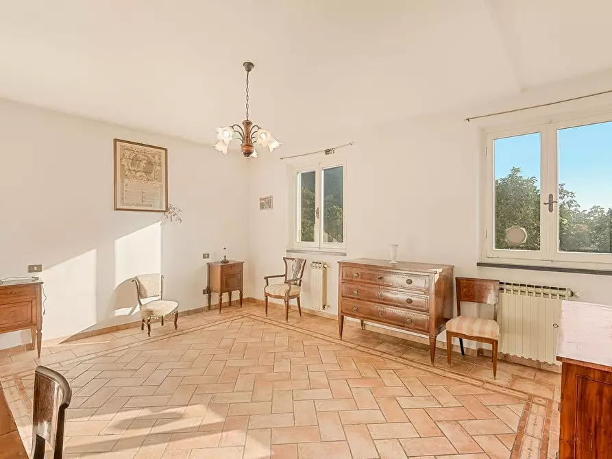 Immagine 18 di Villa in vendita  a Seravezza