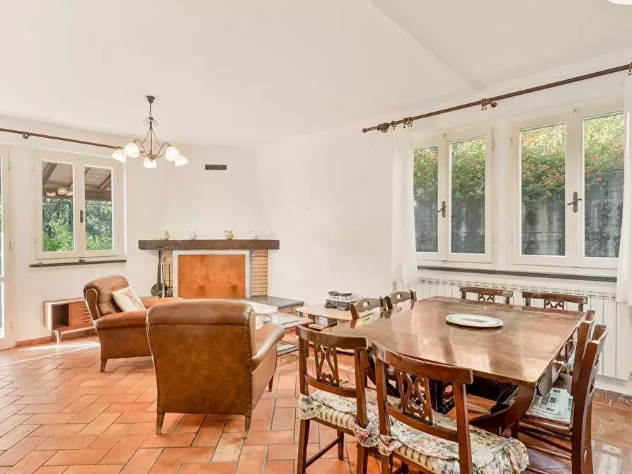 Immagine 36 di Villa in vendita  a Seravezza