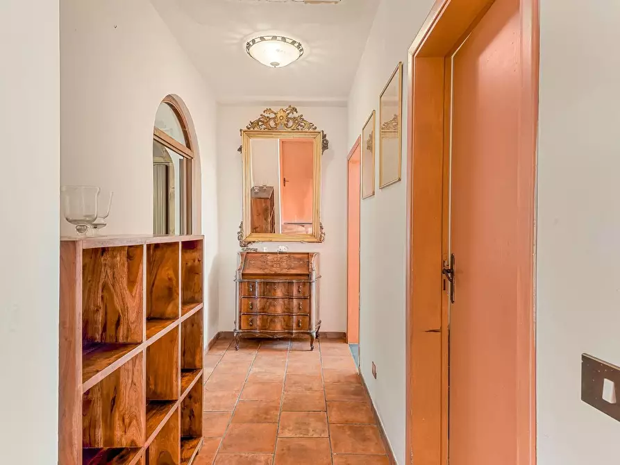 Immagine 34 di Villa in vendita  a Seravezza