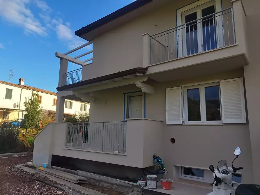 Immagine 16 di Villetta a schiera in vendita  a Camaiore