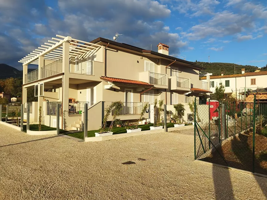 Immagine 19 di Villetta a schiera in vendita  a Camaiore