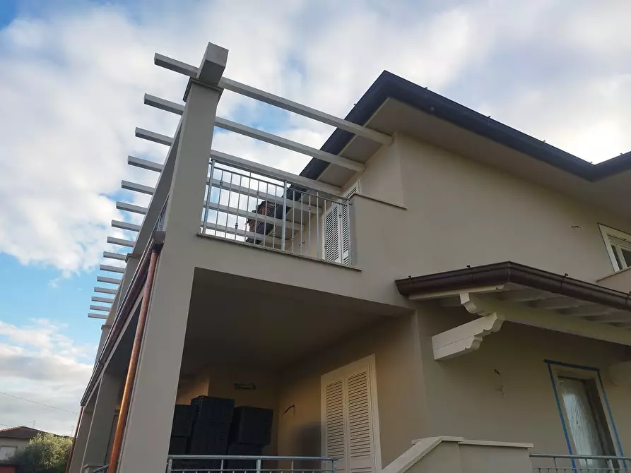 Immagine 14 di Villetta a schiera in vendita  a Camaiore