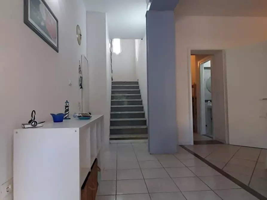 Immagine 11 di Villetta a schiera in vendita  a Camaiore