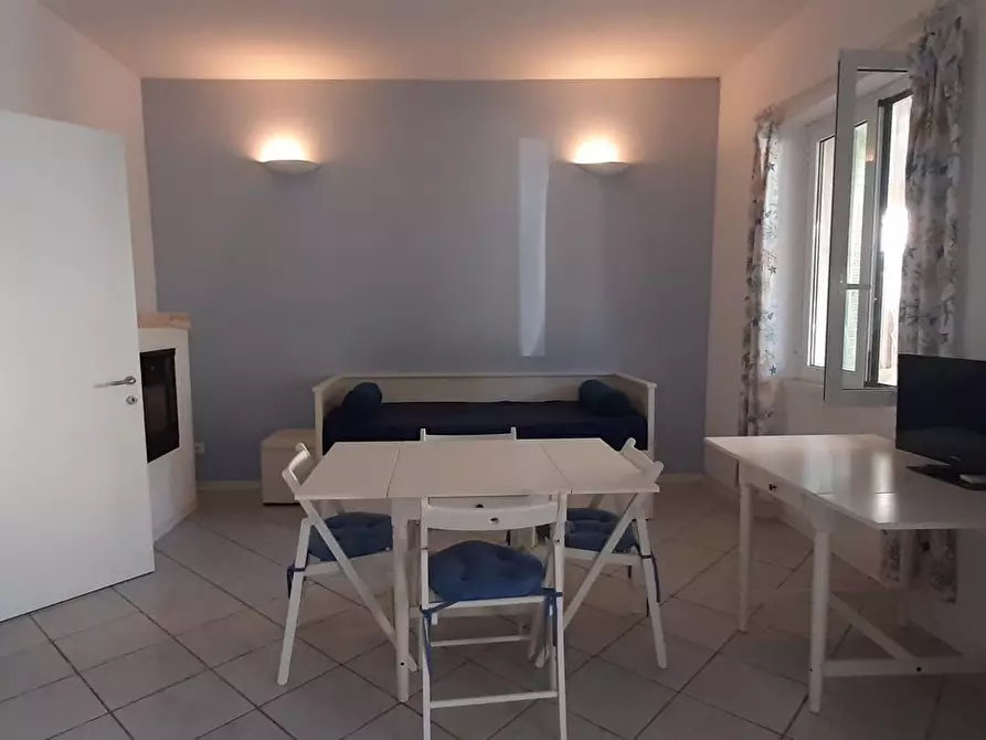 Immagine 1 di Villetta a schiera in vendita  a Camaiore