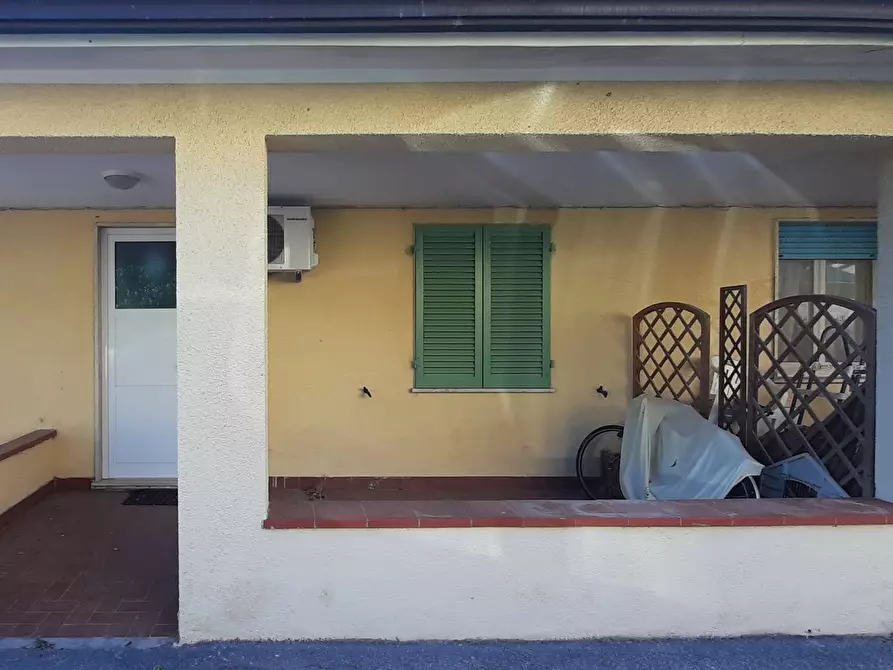 Immagine 4 di Villetta a schiera in vendita  a Camaiore