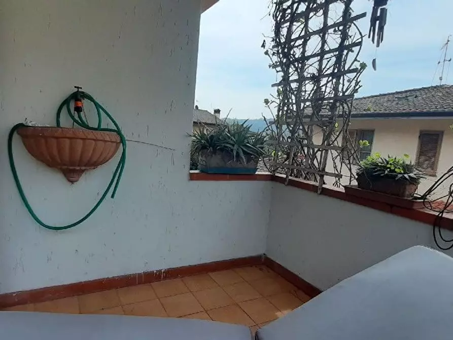 Immagine 15 di Casa semindipendente in vendita  a Camaiore