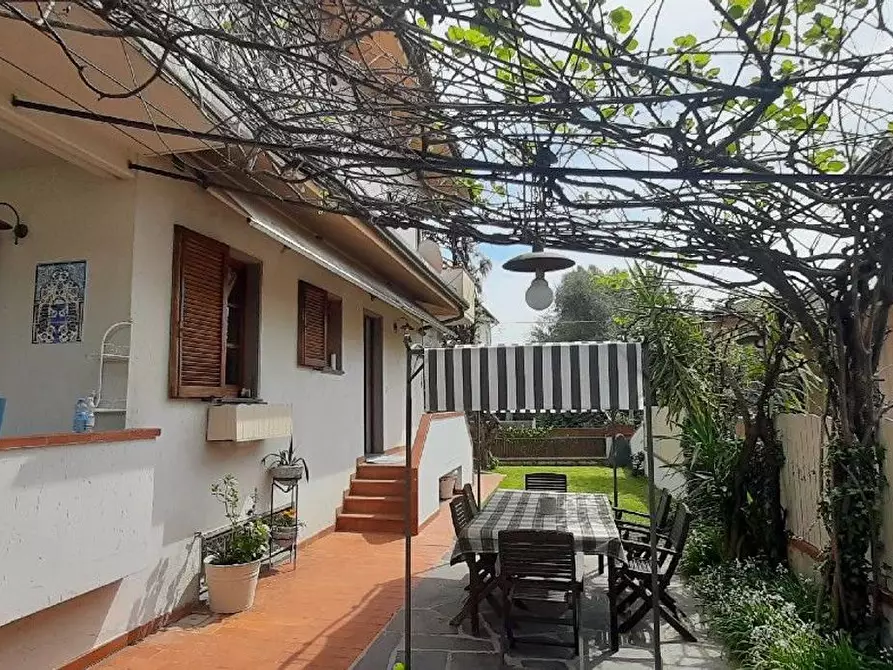 Immagine 32 di Casa semindipendente in vendita  a Camaiore