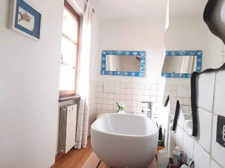 Immagine 17 di Casa semindipendente in vendita  a Camaiore