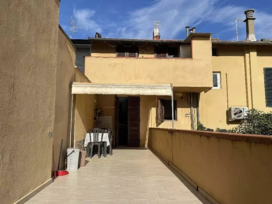 Immagine 2 di Appartamento in vendita  a Camaiore