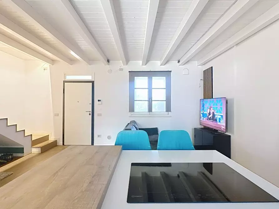 Immagine 8 di Villetta a schiera in vendita  a Viareggio