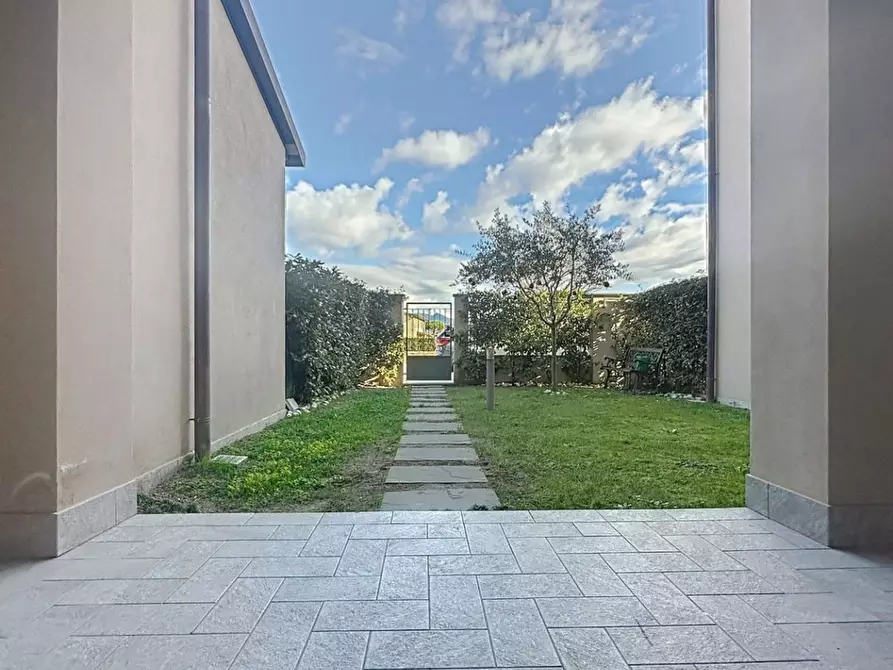 Immagine 6 di Villetta a schiera in vendita  a Viareggio