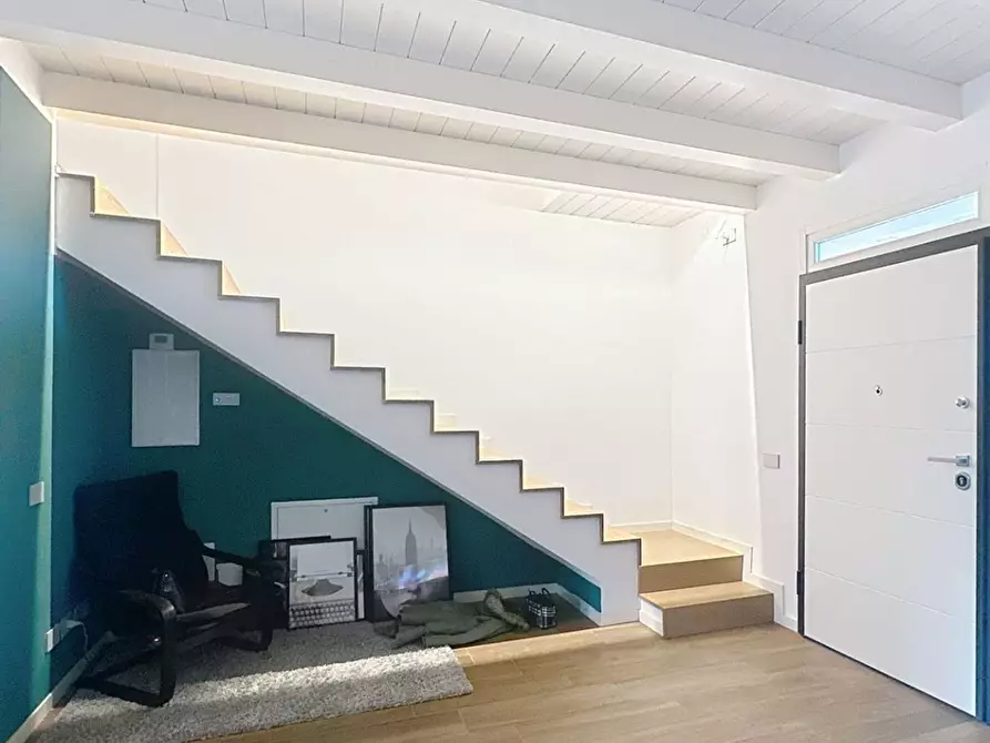 Immagine 12 di Villetta a schiera in vendita  a Viareggio