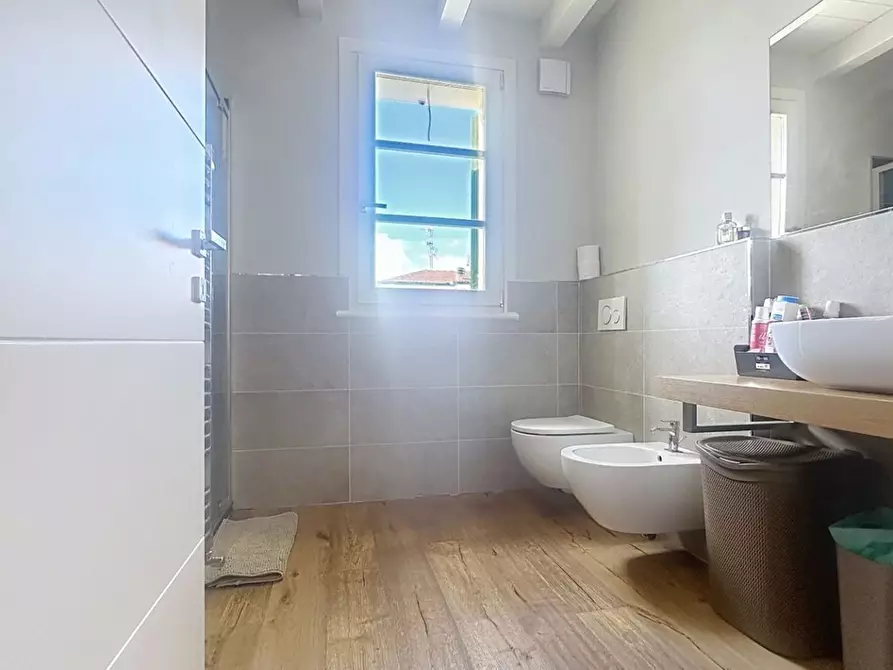 Immagine 19 di Villetta a schiera in vendita  a Viareggio