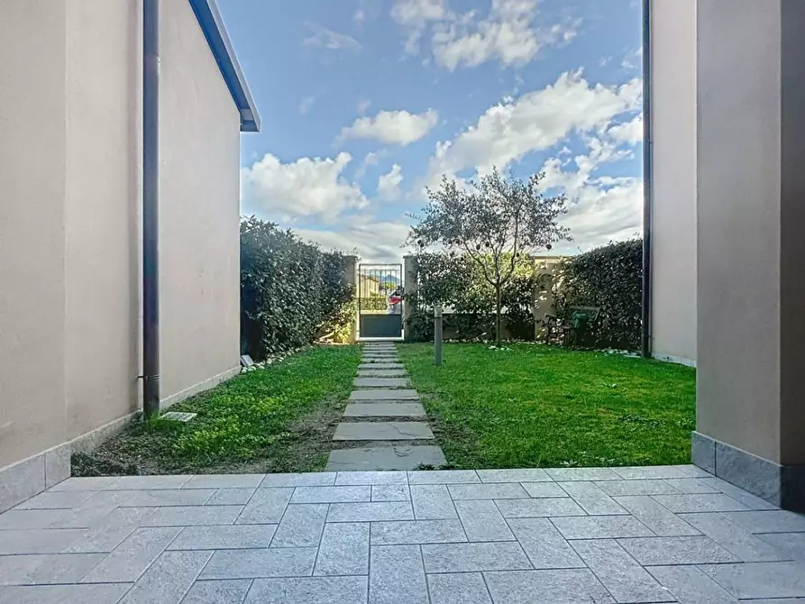 Immagine 5 di Villetta a schiera in vendita  a Viareggio