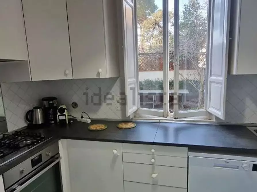 Immagine 8 di Villa in vendita  a Pietrasanta