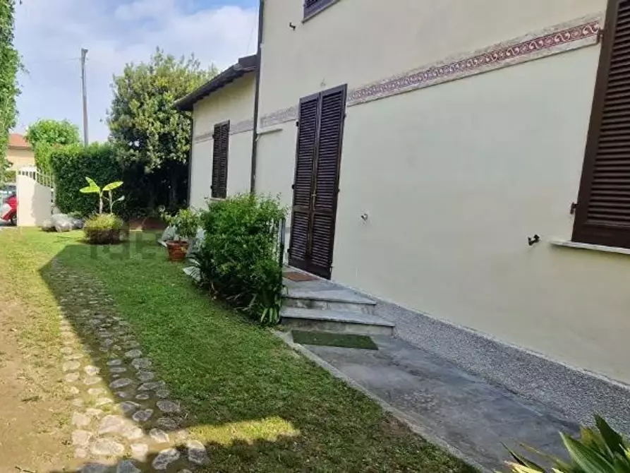 Immagine 25 di Villa in vendita  a Pietrasanta
