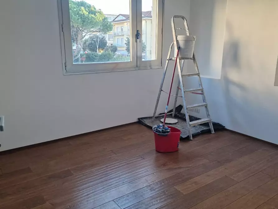 Immagine 23 di Villa in vendita  a Camaiore