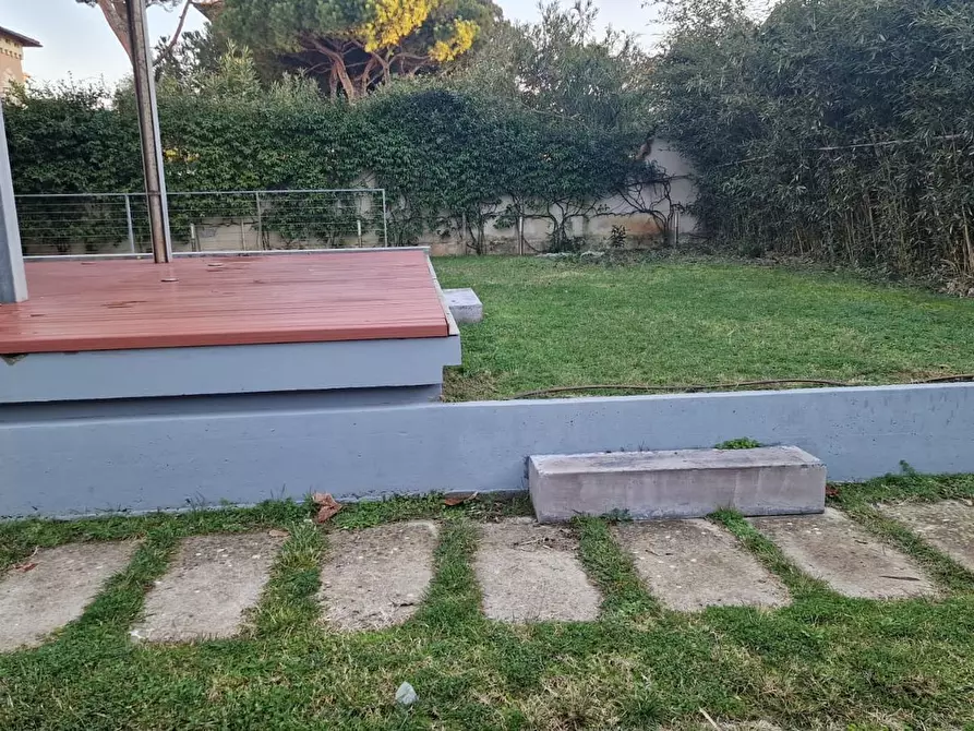 Immagine 15 di Villa in vendita  a Camaiore