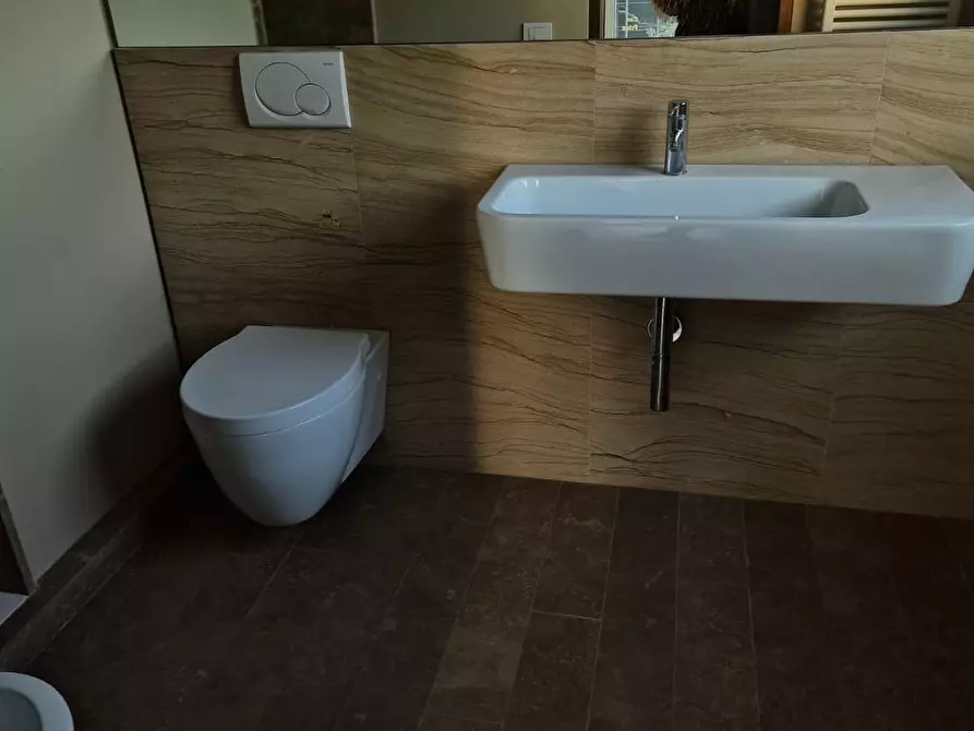 Immagine 5 di Villa in vendita  a Camaiore