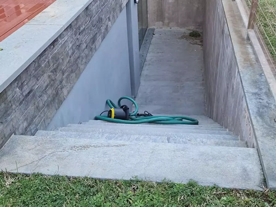 Immagine 25 di Villa in vendita  a Camaiore