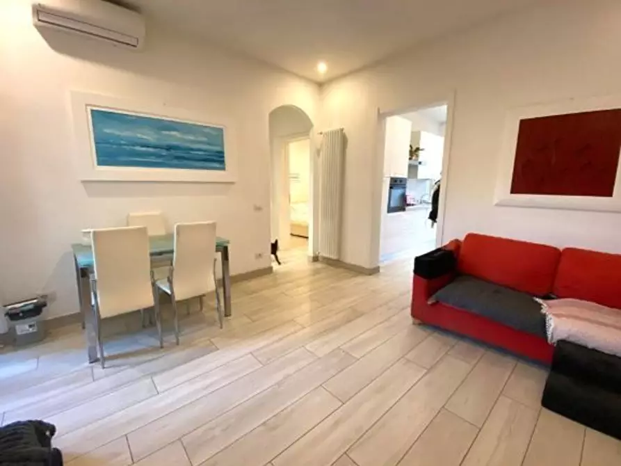 Immagine 1 di Appartamento in vendita  a Viareggio