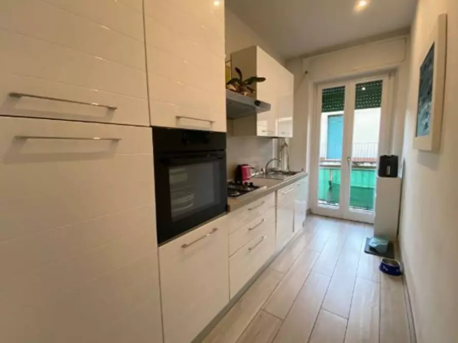 Immagine 6 di Appartamento in vendita  a Viareggio