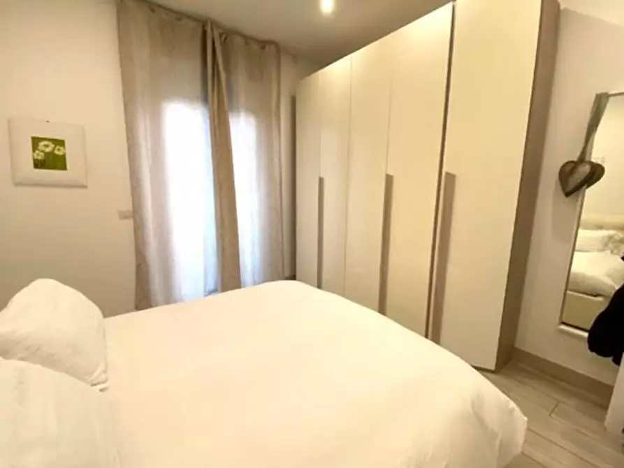 Immagine 15 di Appartamento in vendita  a Viareggio