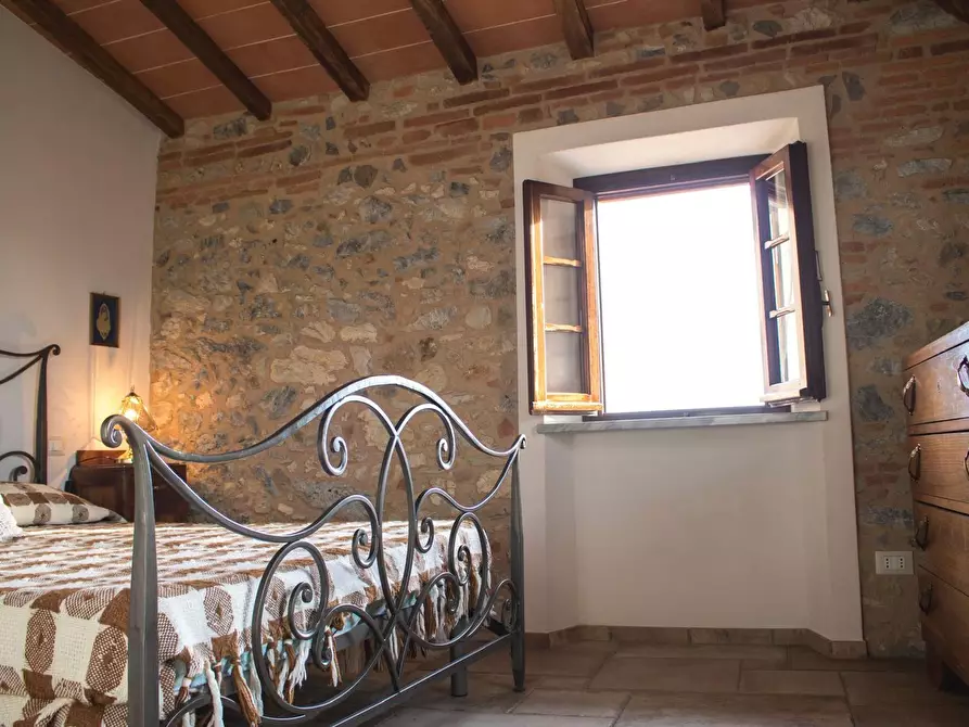 Immagine 15 di Casa semindipendente in vendita  a Camaiore