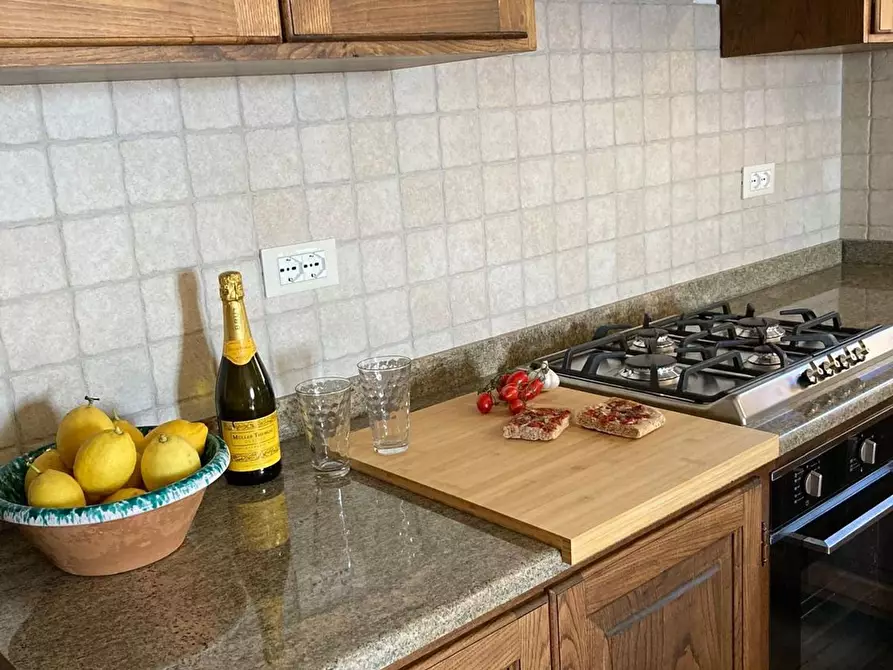 Immagine 11 di Casa semindipendente in vendita  a Camaiore