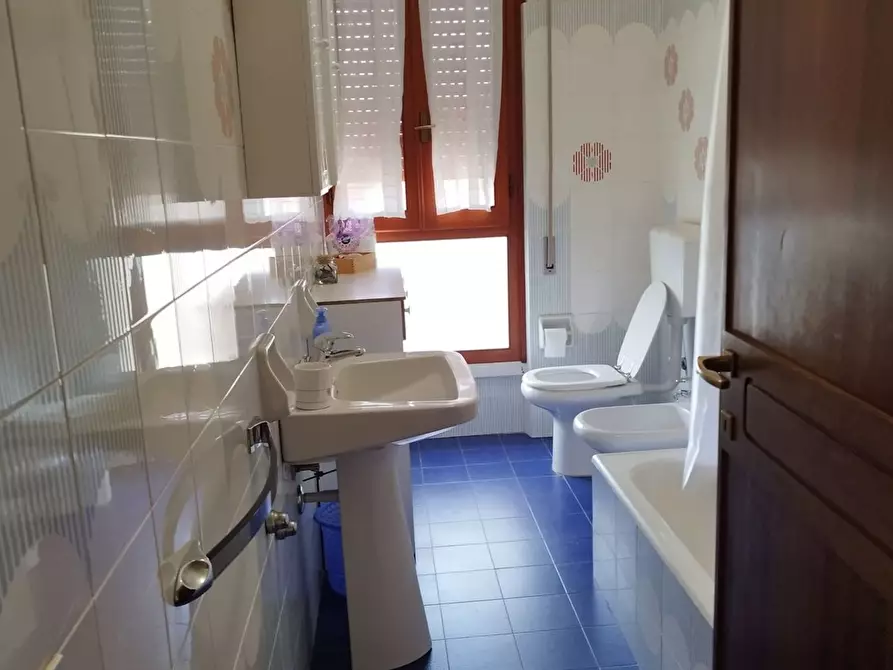 Immagine 10 di Mansarda in vendita  a Camaiore