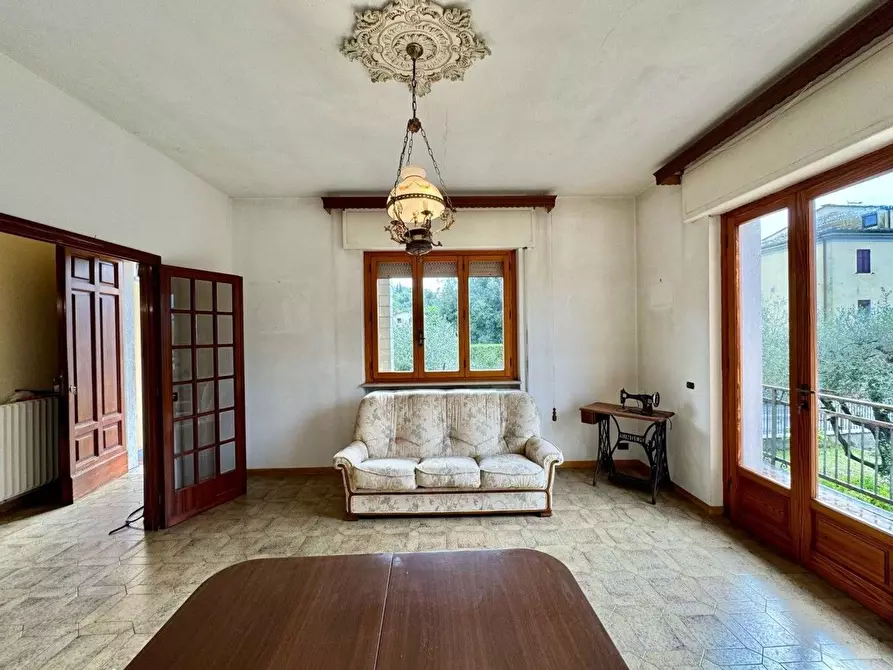 Immagine 3 di Appartamento in vendita  a Lucca