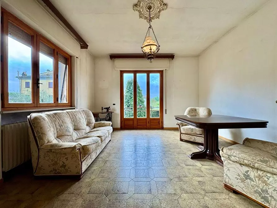 Immagine 6 di Appartamento in vendita  a Lucca