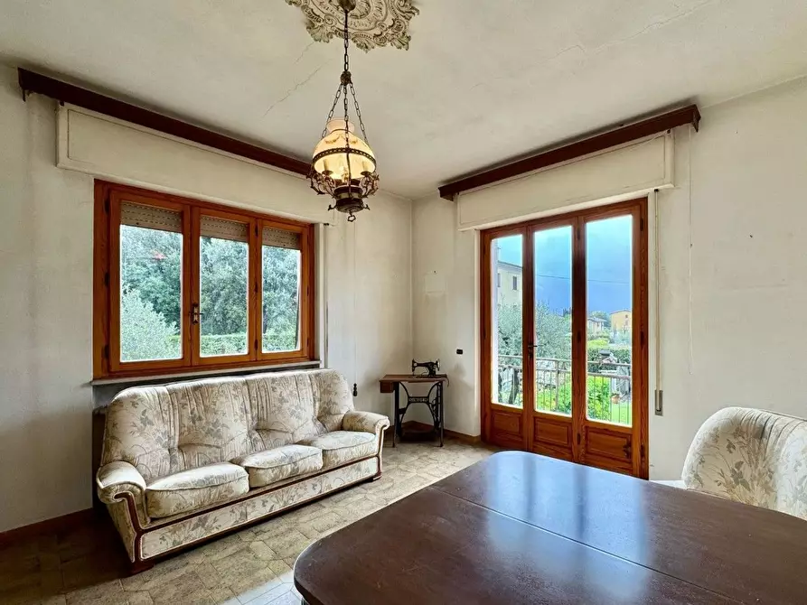 Immagine 4 di Appartamento in vendita  a Lucca