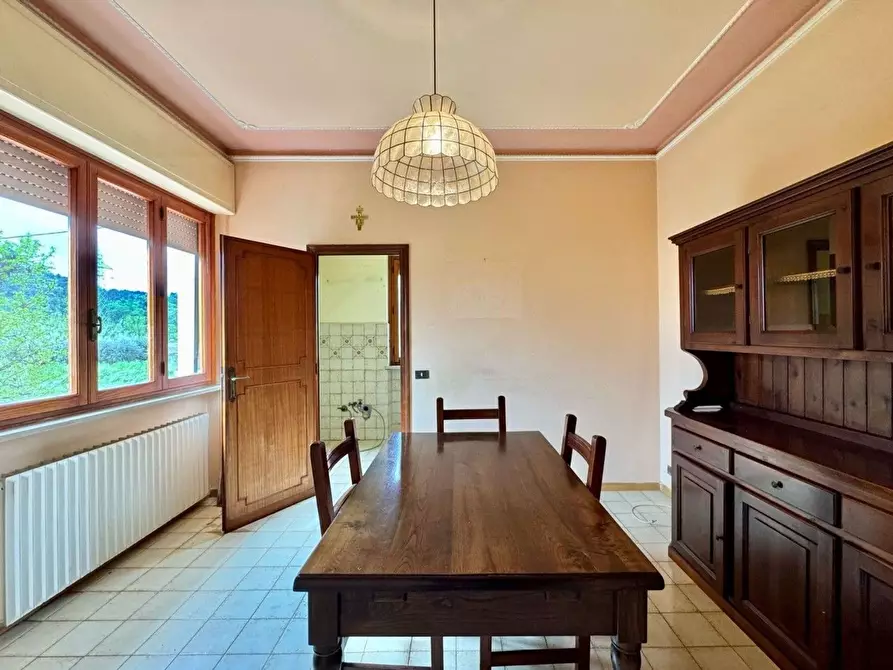 Immagine 10 di Appartamento in vendita  a Lucca