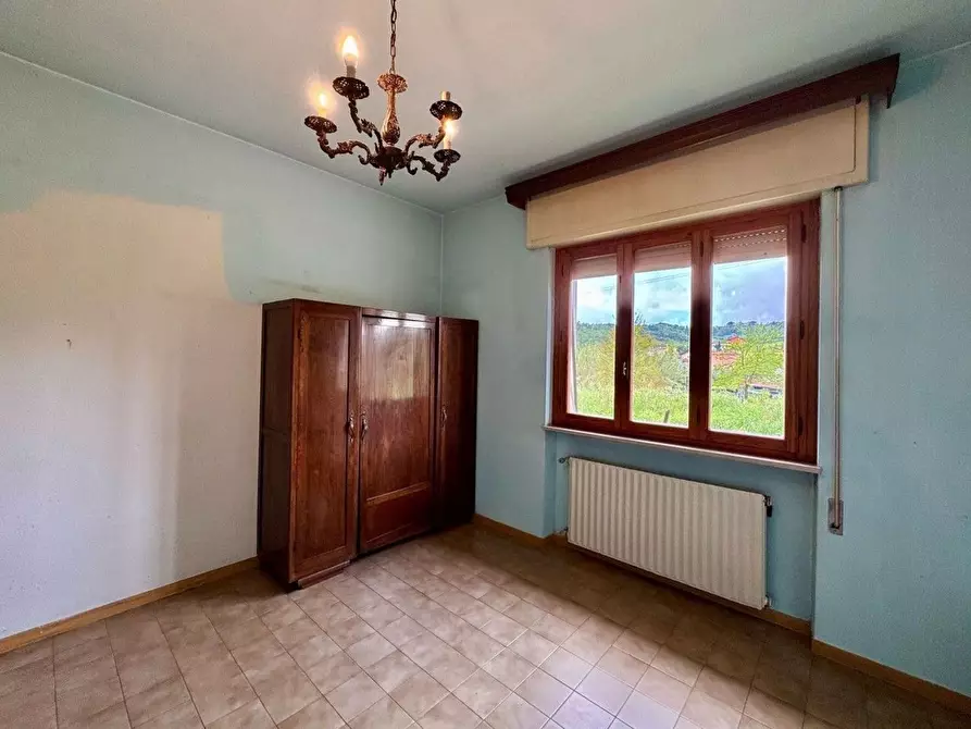 Immagine 21 di Appartamento in vendita  a Lucca