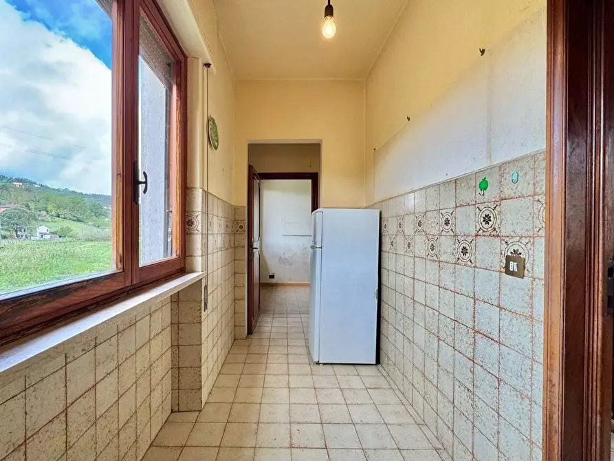 Immagine 14 di Appartamento in vendita  a Lucca