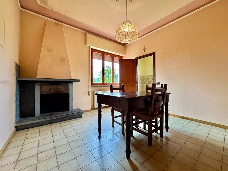 Immagine 9 di Appartamento in vendita  a Lucca