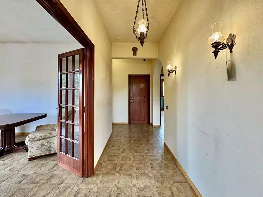 Immagine 8 di Appartamento in vendita  a Lucca