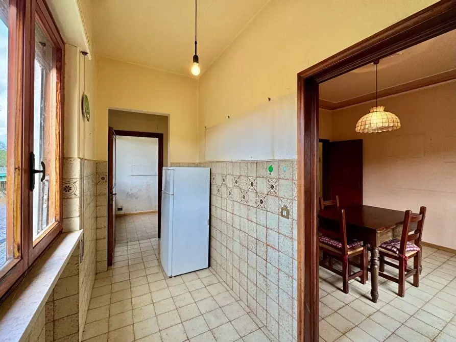 Immagine 16 di Appartamento in vendita  a Lucca