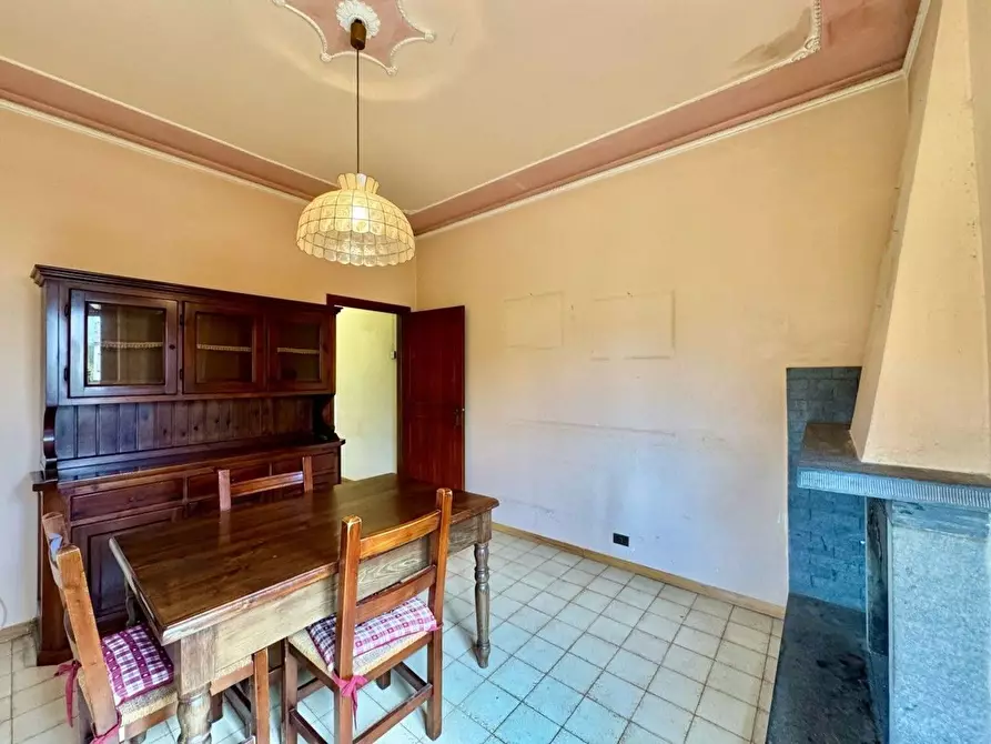 Immagine 11 di Appartamento in vendita  a Lucca