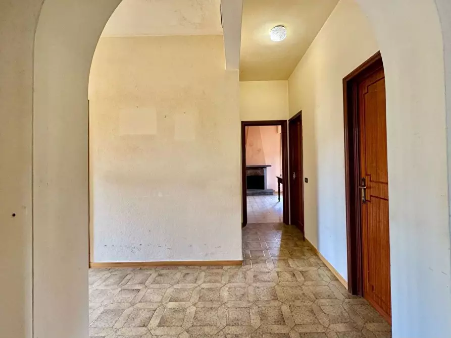 Immagine 17 di Appartamento in vendita  a Lucca