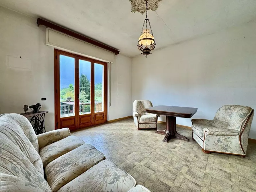 Immagine 5 di Appartamento in vendita  a Lucca