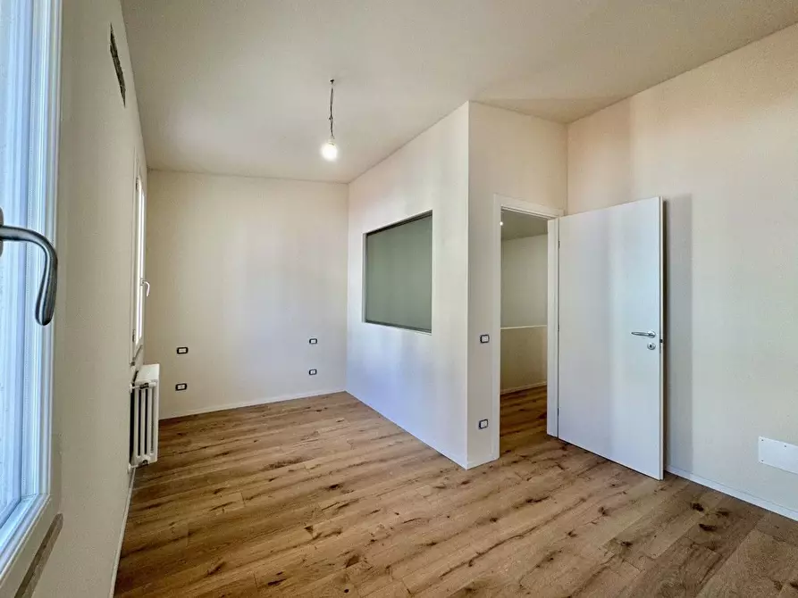 Immagine 21 di Terratetto in vendita  a Lucca