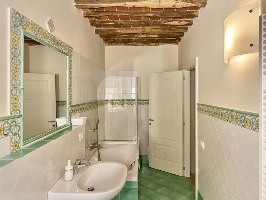 Immagine 7 di Casa semindipendente in vendita  a Capannori