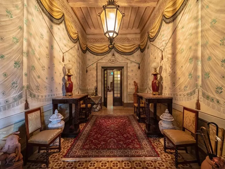 Immagine 15 di Villa in vendita  a Capannori