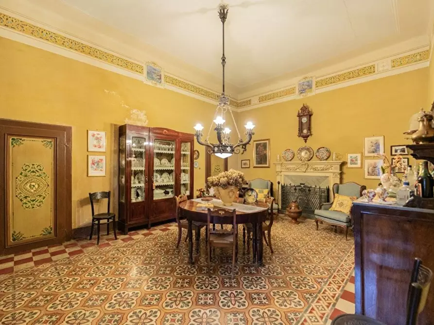 Immagine 20 di Villa in vendita  a Capannori