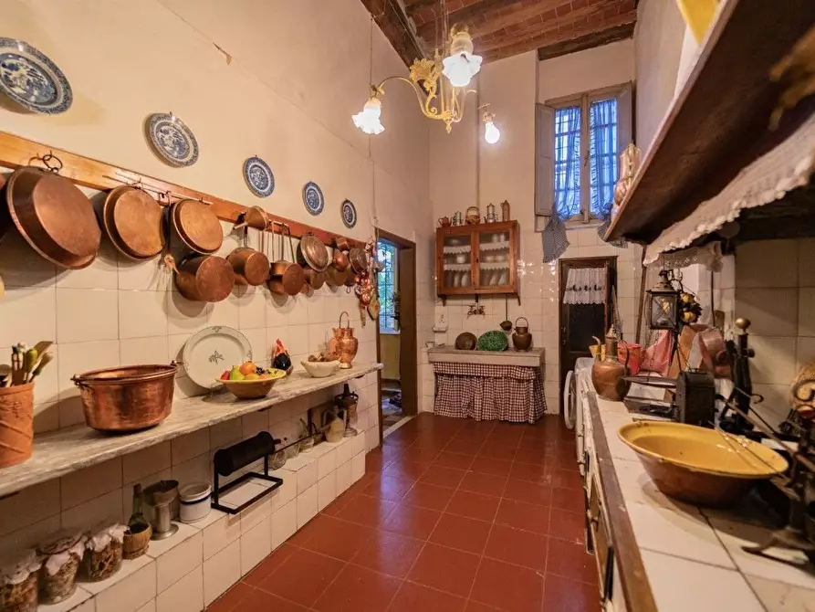 Immagine 25 di Villa in vendita  a Capannori