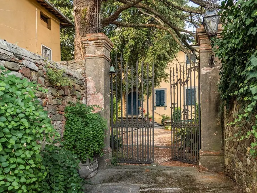 Immagine 44 di Villa in vendita  a Capannori
